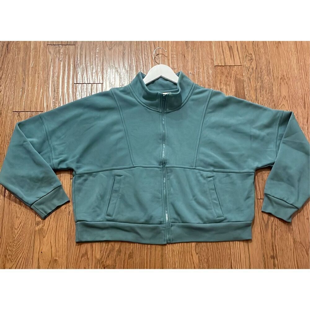 Universal thread green quarter zip pullover sweat… - image 10